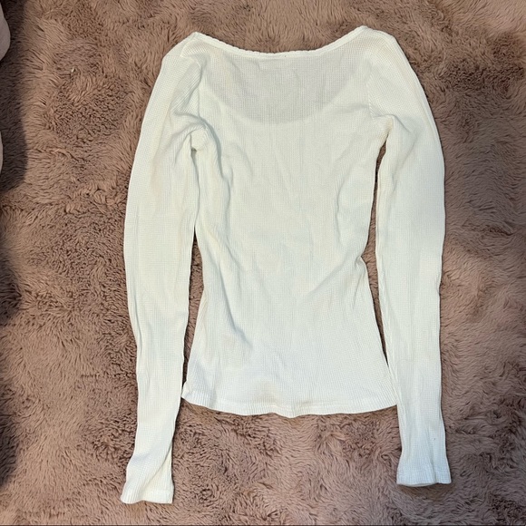 Hollister Must Have Tee Long-Sleeve - Picture 2 of 6